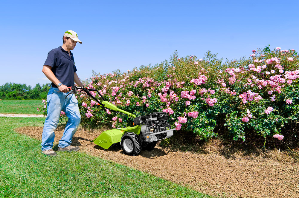 Grillo G 52 в роботі — садовий трактор Grillo G 52 в роботі — садовий трактор