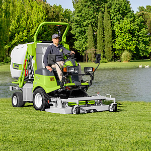 Grillo FD 13.09 — косіння біля озера